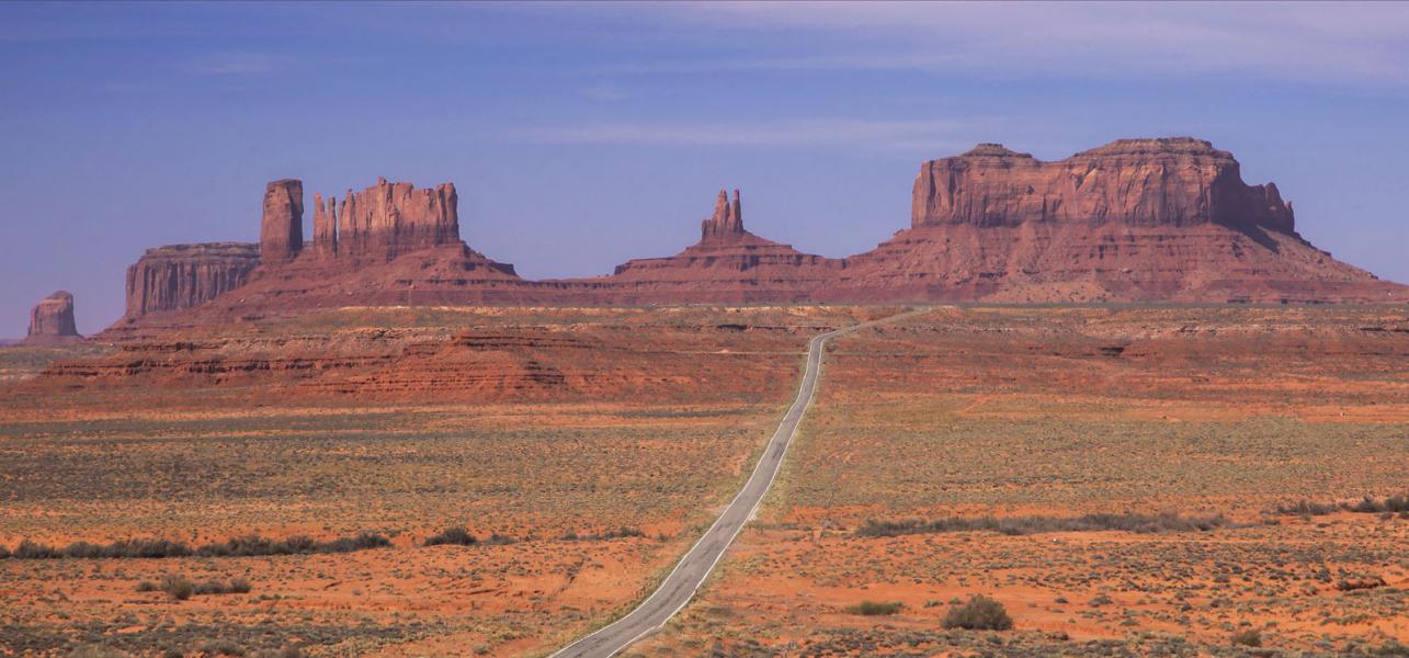 Road to Monument Valley