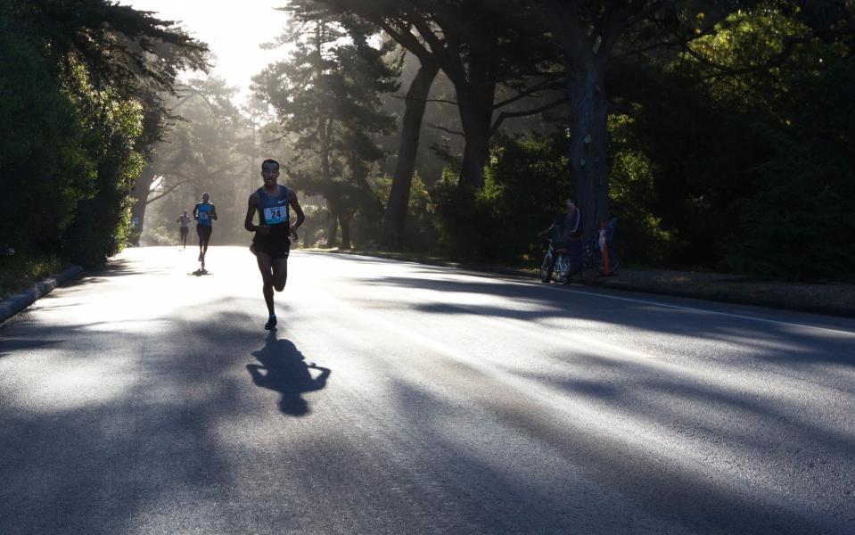 Early Morning Leaders in Bay to Breakers Race