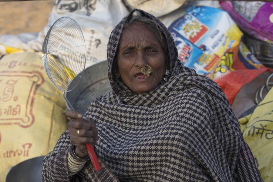 Selling Kitchen Wares Market Place India