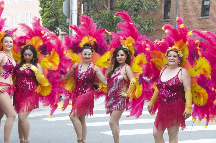 All Ages Enjoy Dancing in Carnaval